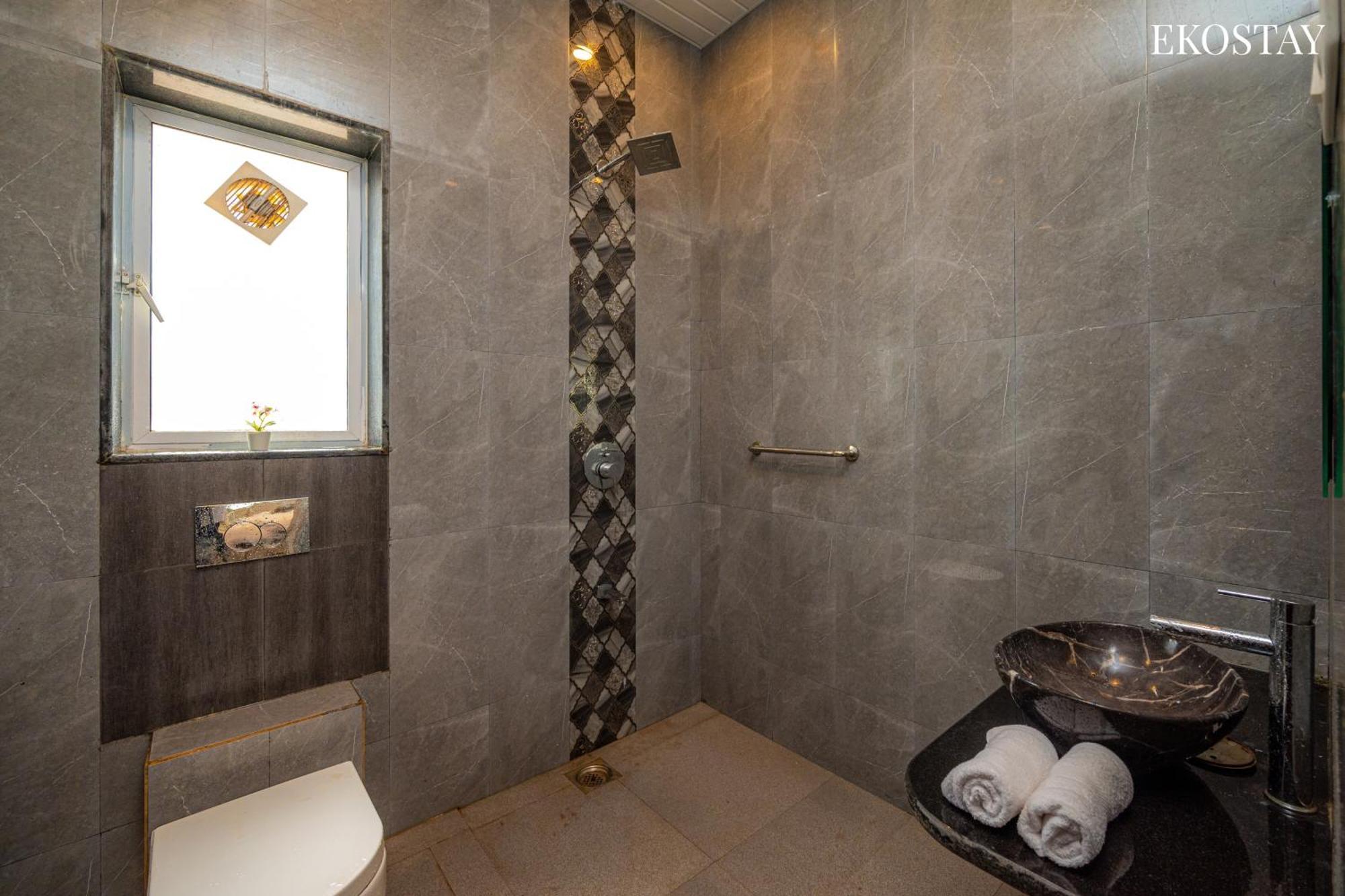 Ekostay Cliffside Villa I Mountain View ロナバラ エクステリア 写真